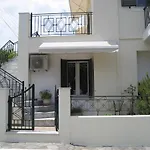 Apartment Nostalgia A In 50 Metres From The Sea *
