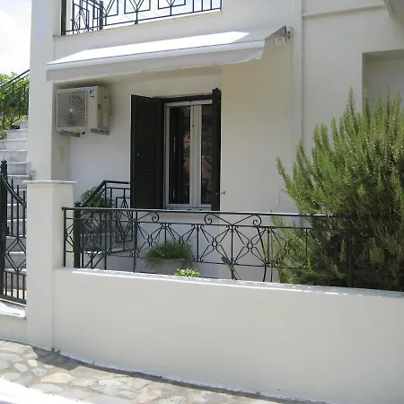 Nostalgia A In 50 Metres From The Sea Апартаменты *