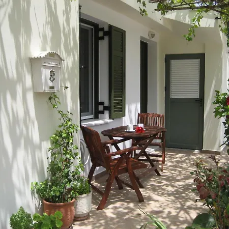 Nostalgia A In 50 Metres From The Sea Апартаменты *