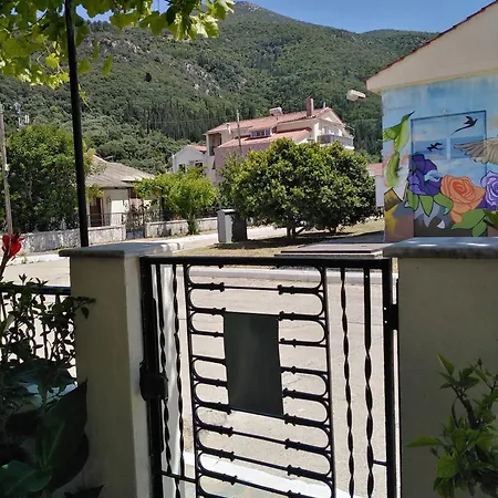 Διαμέρισμα Nostalgia A In 50 Metres From The Sea *