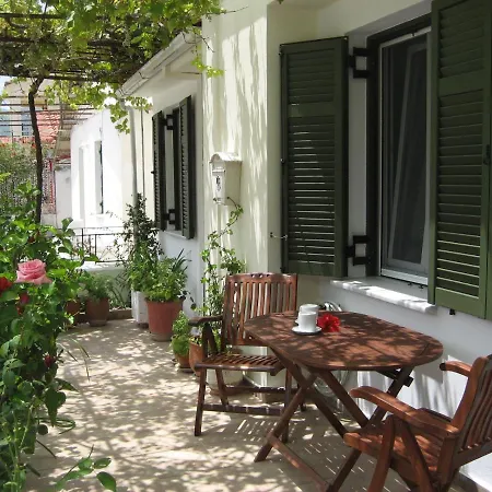 Nostalgia A In 50 Metres From The Sea Apartment *