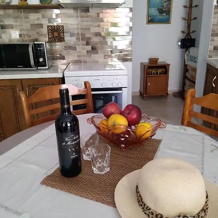 Apartamento Nostalgia A In 50 Metres From The Sea *