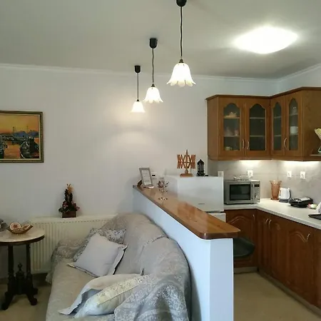 Apartment Nostalgia A In 50 Metres From The Sea *