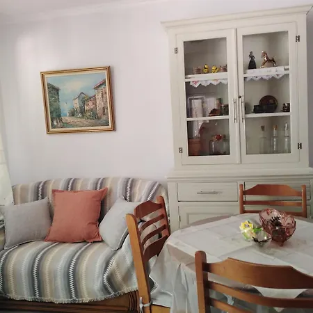 Nostalgia A In 50 Metres From The Sea Appartamento *