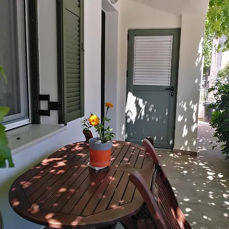 Apartament Nostalgia A In 50 Metres From The Sea