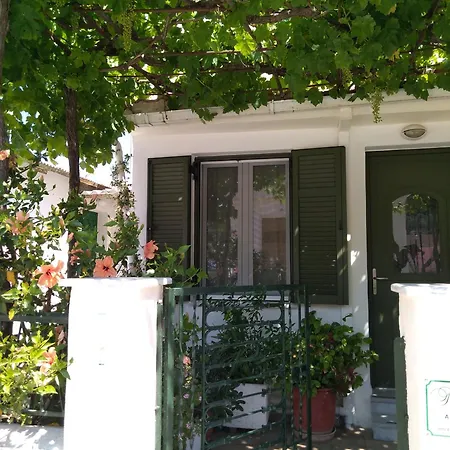 Apartamento Nostalgia A In 50 Metres From The Sea